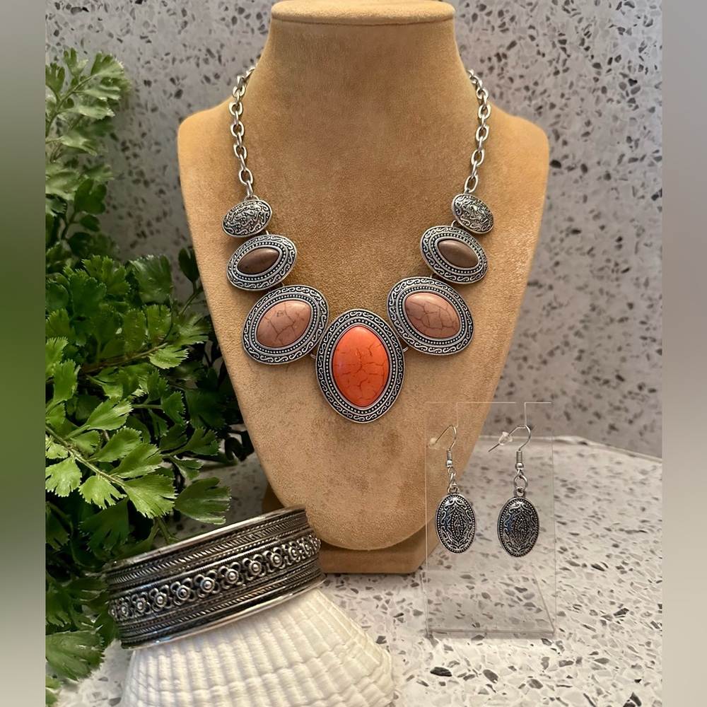 Silver tone textured jewelry set